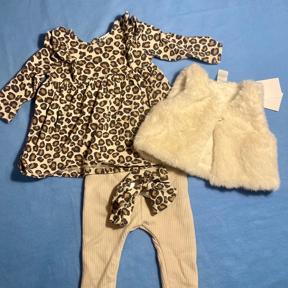 I-Baby 3-Piece Set, NWT, Animal Print Top w/Faux Fur Vest, 6 mos, Comes w/ Bow - Picture 3 of 9